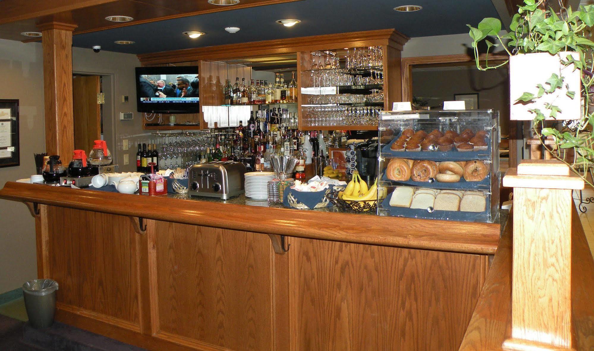 Stone Gate Inn Orillia Εξωτερικό φωτογραφία
